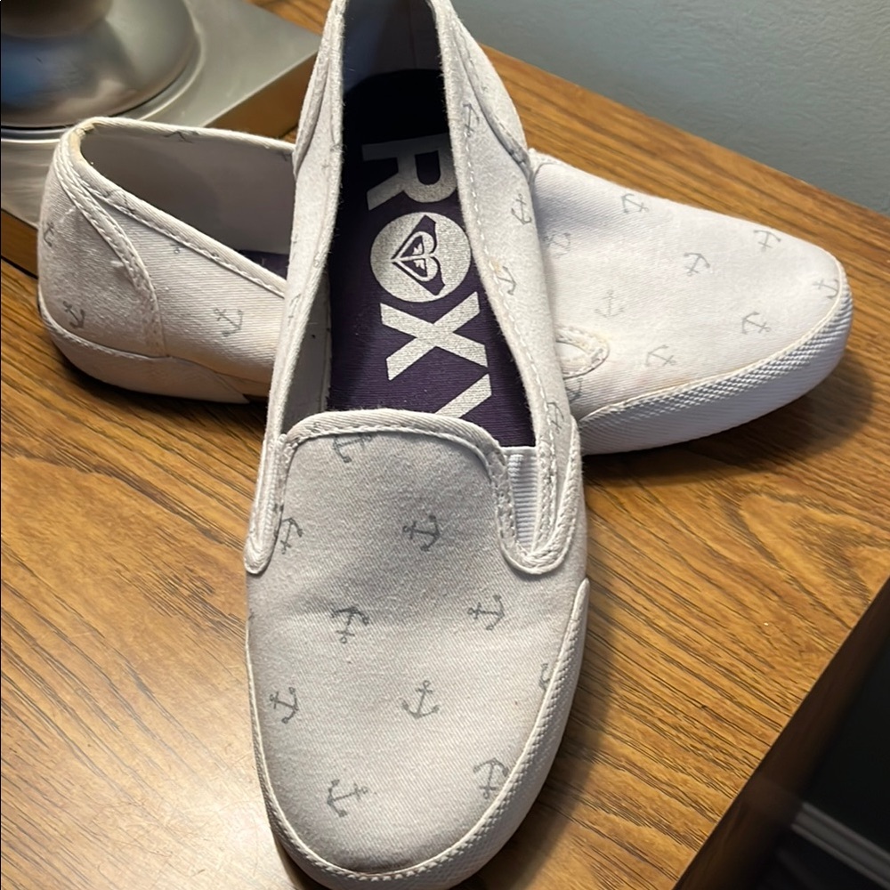 Roxy White Slip-On Sneakers with Light Gray Anchor Print